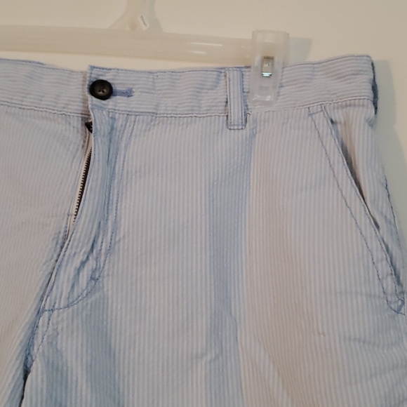 Izod Men's shorts - Picture 3 of 5